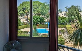 Appartement residence avec piscine a deux pas des plages